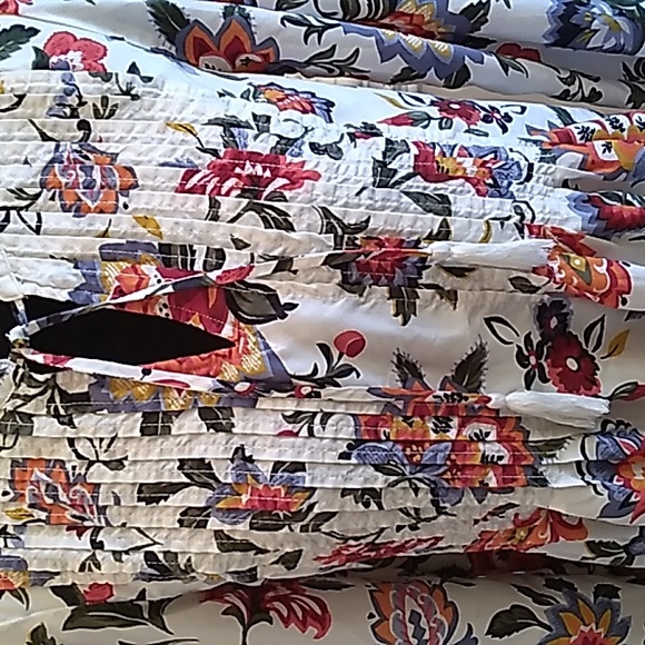 Old Navy - Picture 2 of 3